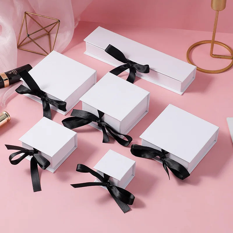 Hot Selling Modern Square Customized Logo Magnetic Snap Closure Jewelry Packaging Cardboard Gift Box