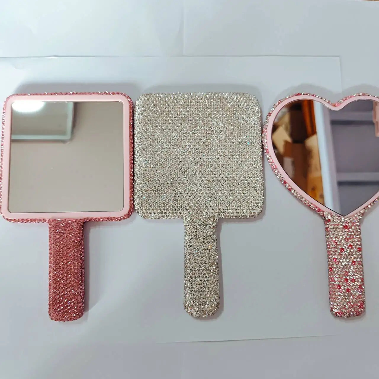 Pink Bling Diamond Makeup Small Hand Eyelash Heart Light up Mirror Lash Mirror Custom Logo