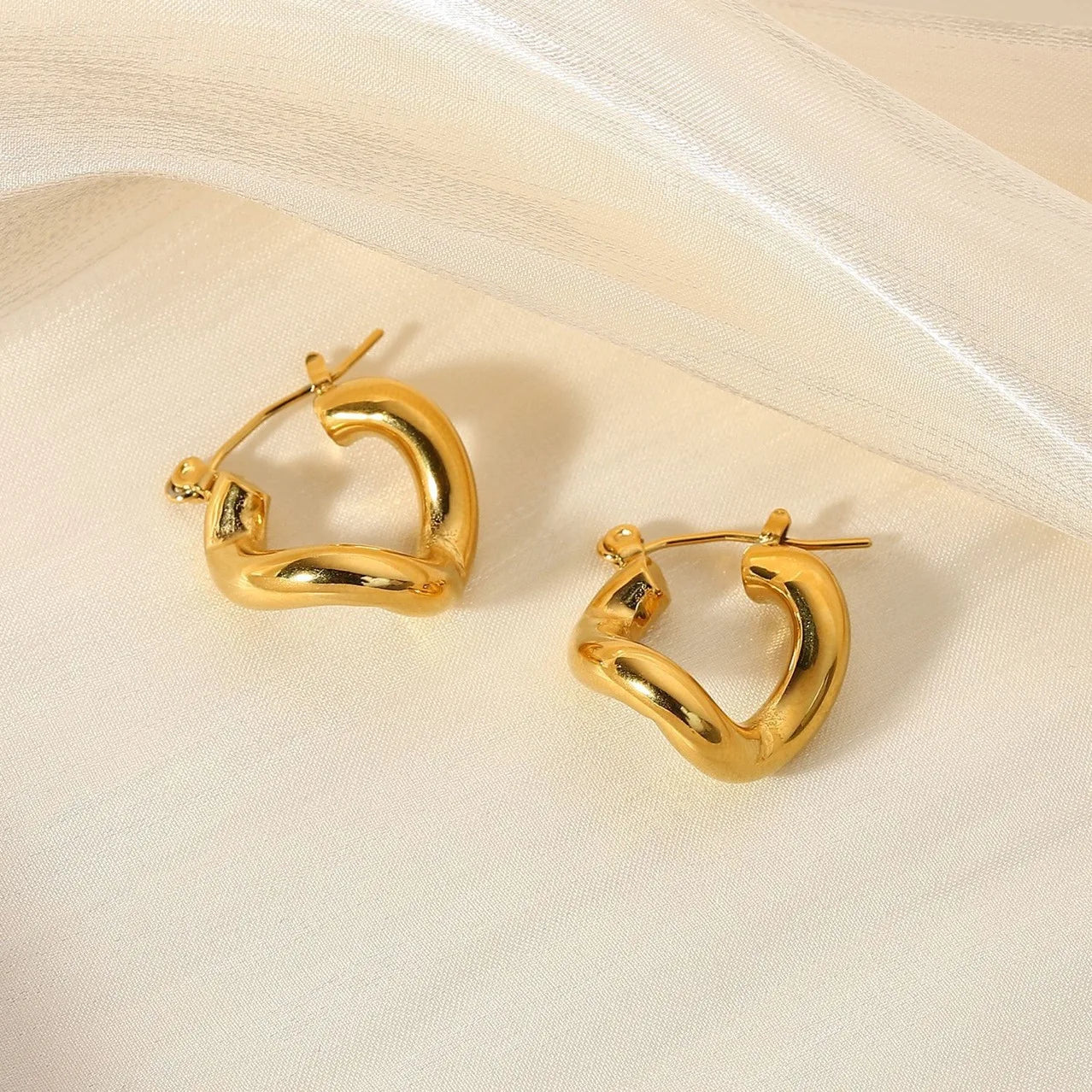 Custom French Fashion 18K Gold Plated Geometric Charm Earrings Independent Packaging Classic Style for Bare Body Preserving
