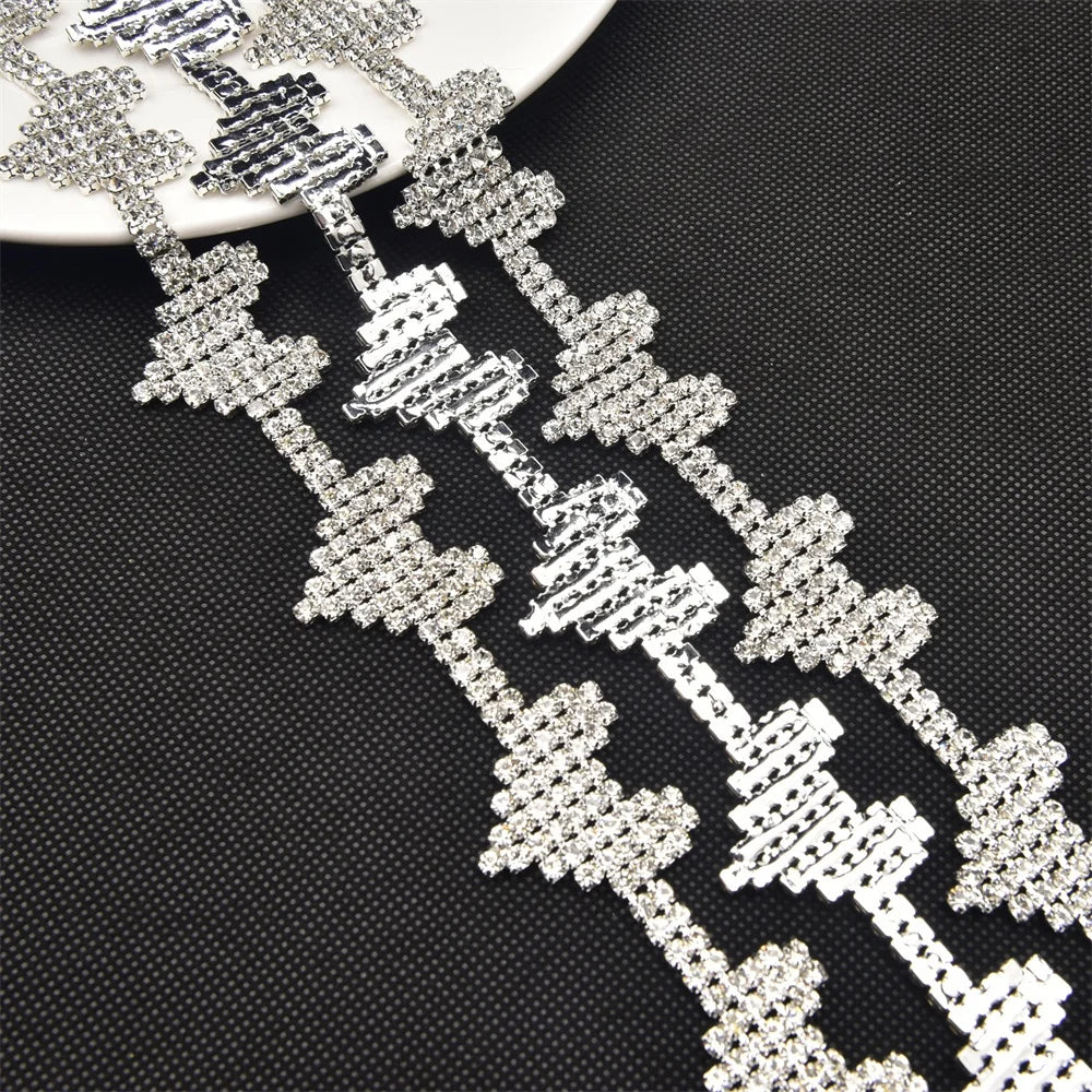New White Heart-Shaped Applique Rhinestone Flower Chain Trim Bridal Wedding Dresses Headdress Crystal Decoration Diy Shoes Bags