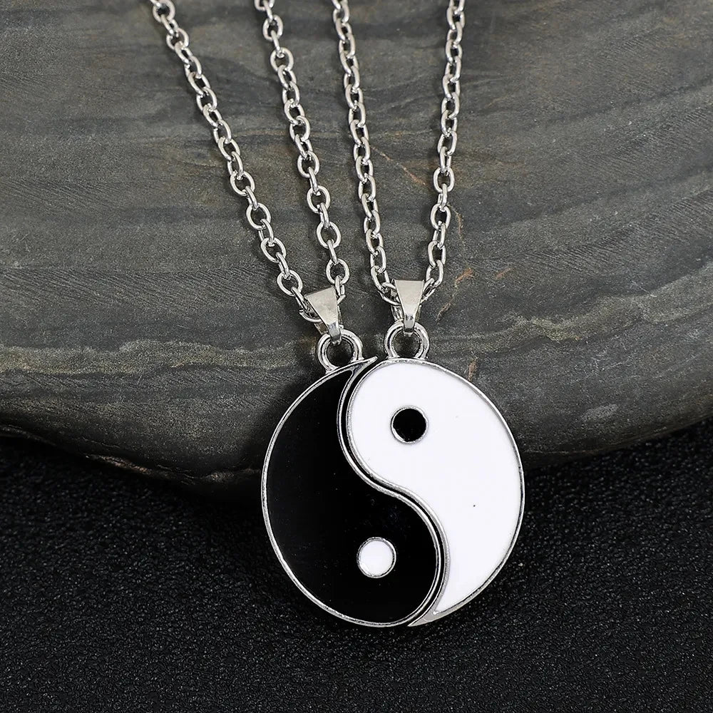 SC US Film and Television Surrounding Couple Dripping Oil Patchwork Necklace Tai Chi Pattern Necklace Gifts for Women Men