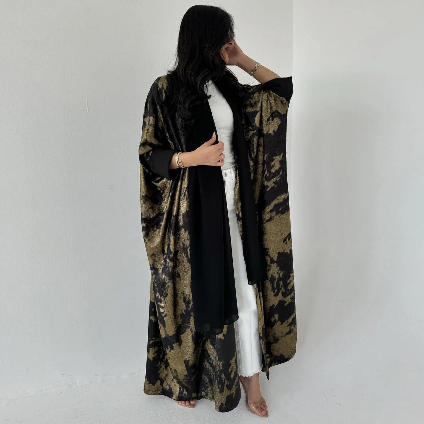 Wholesale Eid Dubai Elegant Modest Abaya Dress Autumn Winter Abaya Women Muslim Dress Gold Stamping Kaftan Open Abaya
