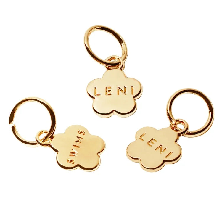 Flower Style Mini Jewelry hang Tags Custom Gold Letter Private Charm Pendants for Bracelets Fitting