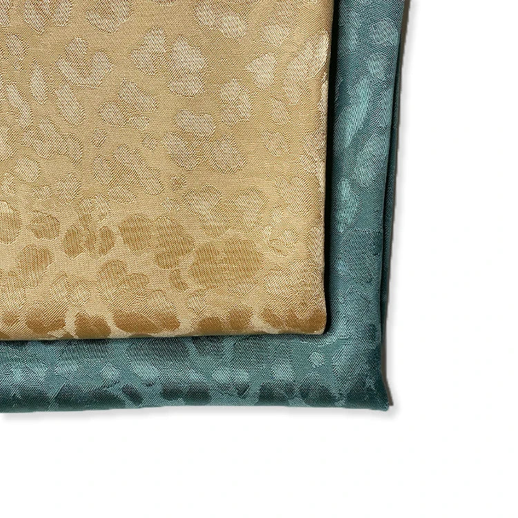Recolte Boho 100% Viscose Jacquard Leopard Design Tache Fabric150-160 Gsm Doux Et Draperie Pour Robe Et Chemise