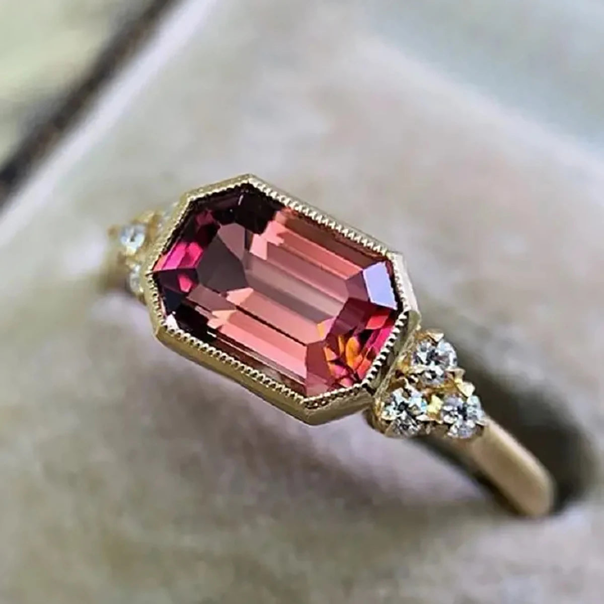 Huitan Vintage Style Red Emerald Cut Design Crystal White Cubic Zirconia Finger Rings for Women Engagement Gold Plated CZ Rings