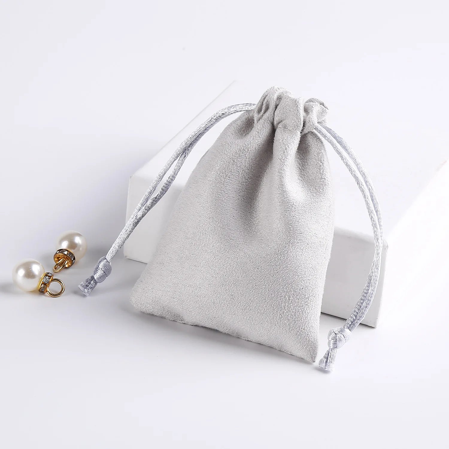 In-stock Wholesale Jewelry Packaging Bag Pouch Drawstring Closure Super Fine Fiber Soft Scratch-Resistant Jewelry Storage Bag