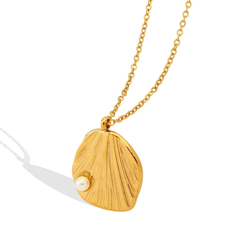 Small Design Sense Jewelry Imitation Pearl Female Shell Grain Pendant Stainless Steel Necklace