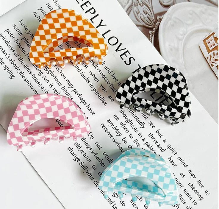 New Middle Size 5cm Checkerboard Grid Square PVC Plastic Hair Clip Claw Women Hair Accessories