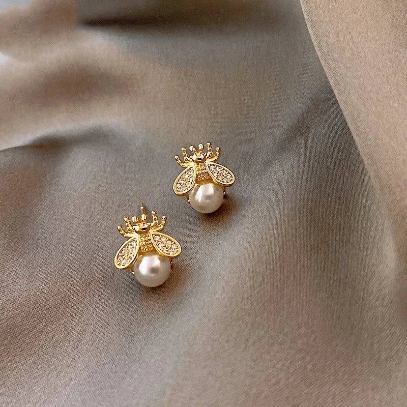 SC Hot Selling Fashion Temperament Versatile Small Zircon Earrings Korean New Exquisite Honey Bee Pearl Earrings