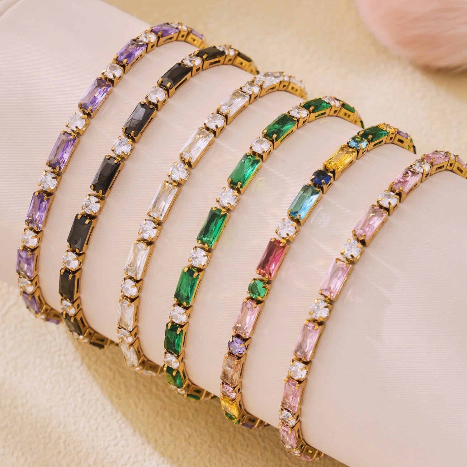 Wholesale Fashion Jewelry 18K Gold Stainless Steel Claw Chain Bracelet Colored Rectangular Zircon Tennis Bracelet for Women