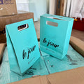 2025 Hot  Wholesale Custom  Shopping Bag Gift Bag Paper Bag with Label Printing