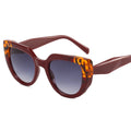 2023 Designer Sunglasses for Women Luxury Brand Cat Eye Frame in Red Unique Trendy PC Material Sun Glasses