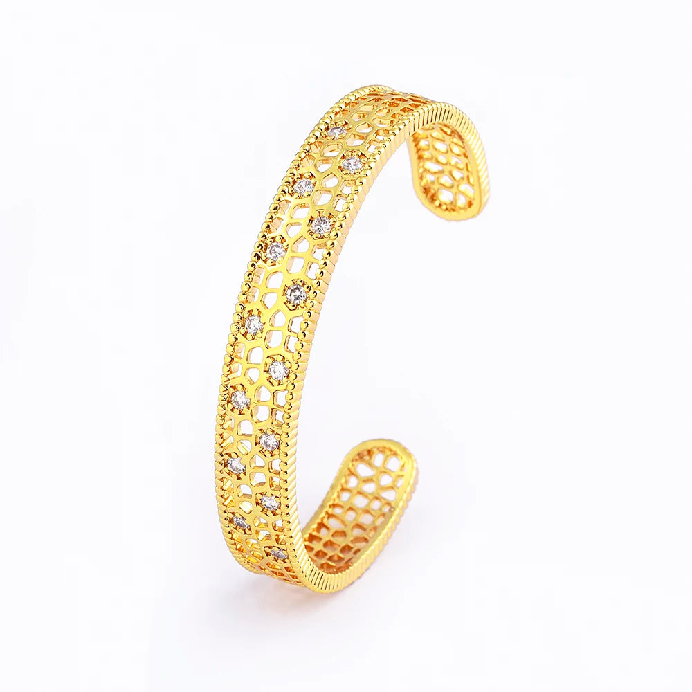 QIKU Luxury Crystal Hollow Design Copper Zircon Bracelet Gold Plated Opening Adjustable Wedding Jewelry Accessory Gift Wholesale