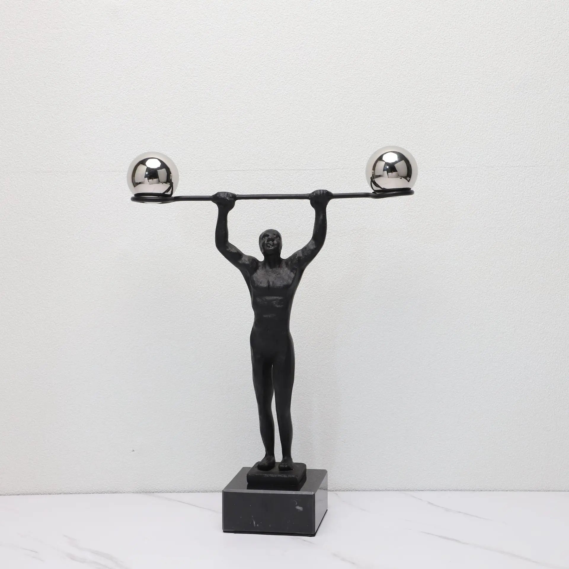 Retro Style Metal Weightlifter Creative Ornament Living Room Study Room Entryway Closet Crafts Desktop Decoration