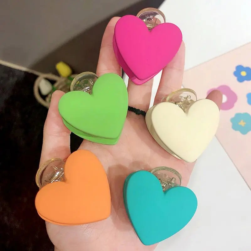New Fashion Korean Plastic Heart Mini Small Hair Claw Clips  Hair Pins High Quality Hair Claw Clip for Girls Women
