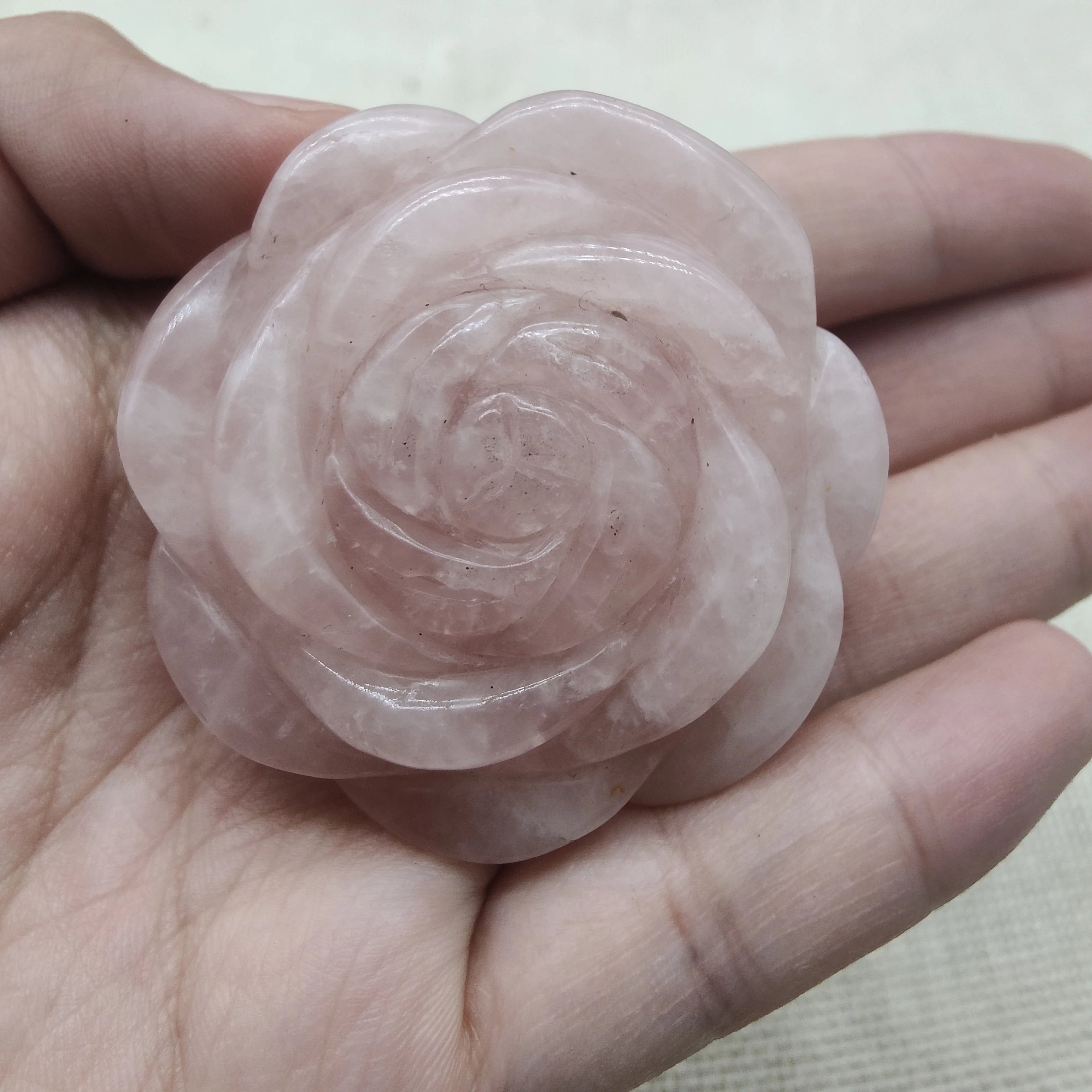 Wholesale Beautiful Hand Carving Crystal Flowers Natural Rose Quartz Crystal Flowers Pendant for Decoration
