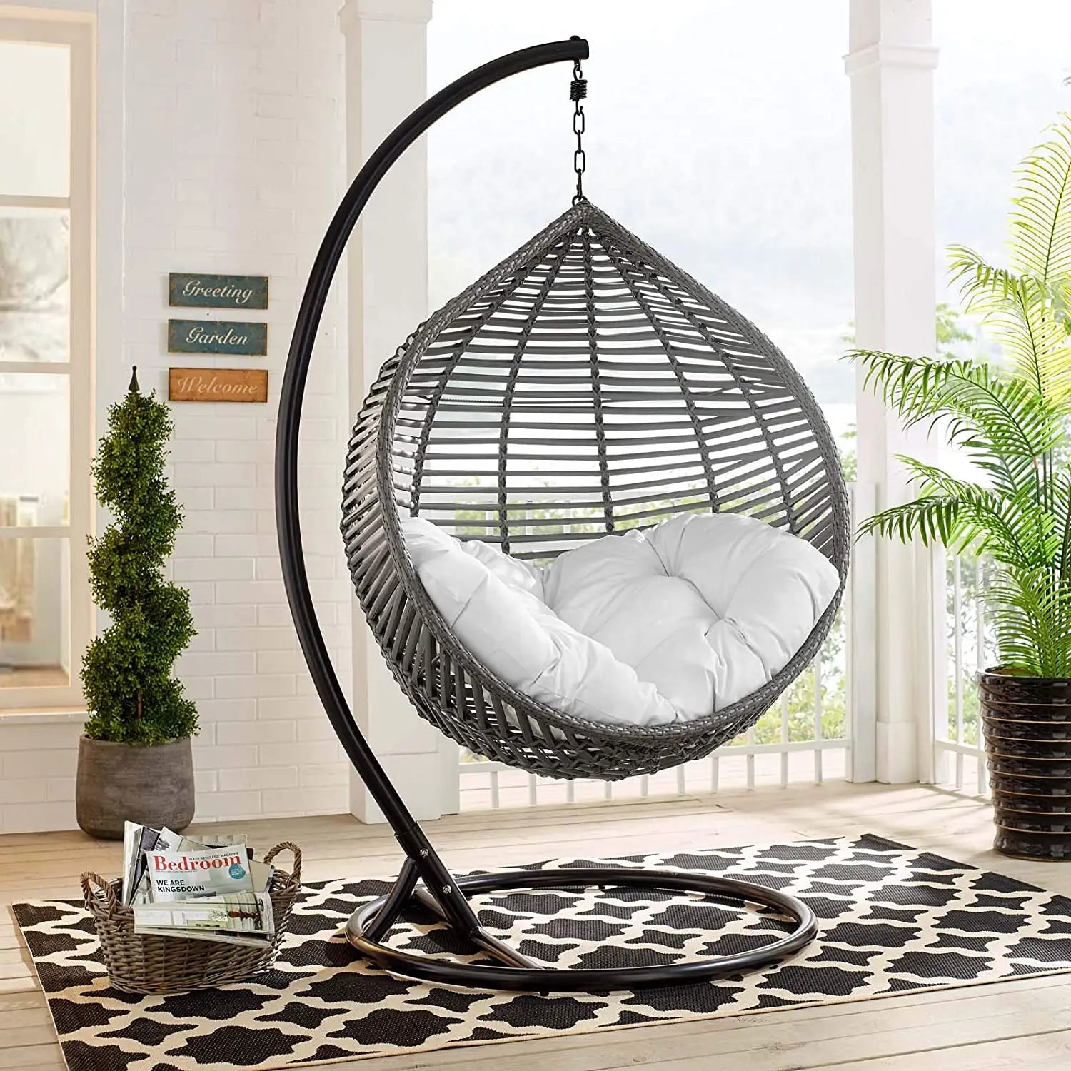 Woqi Hot Selling Egg Swing Chair with Metal Stand and Cushion for Camping