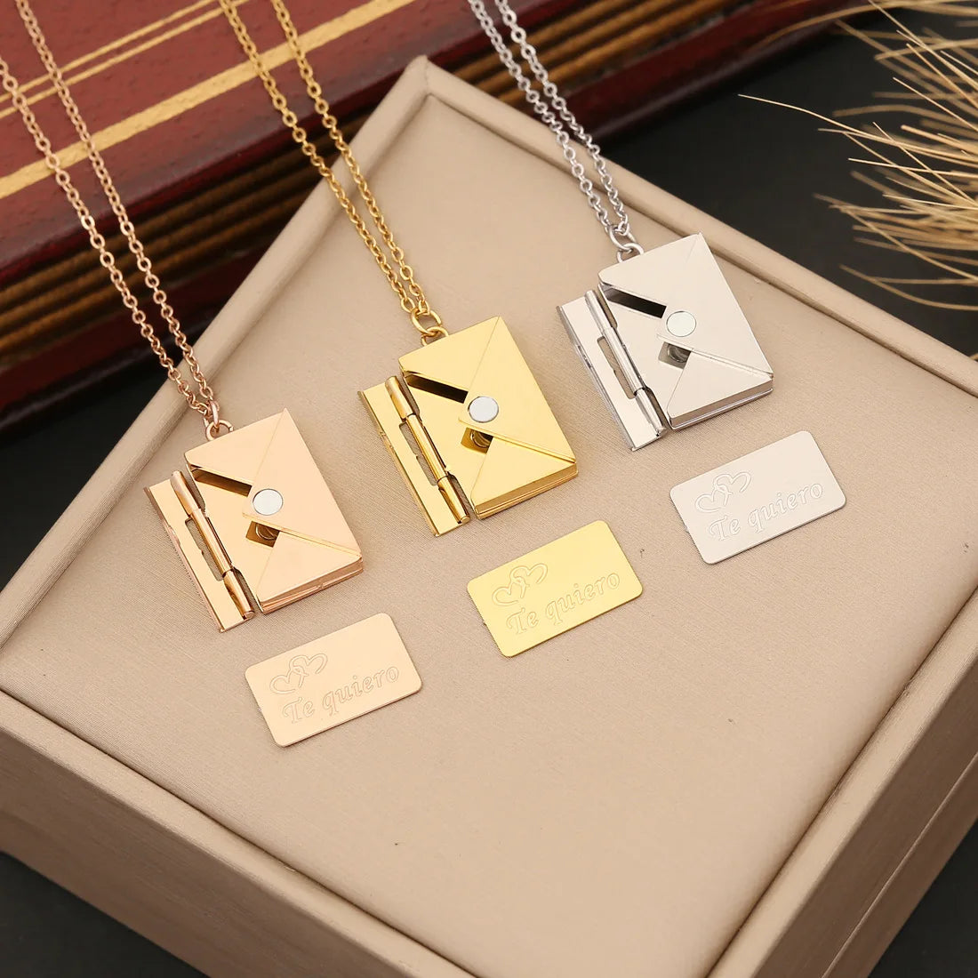 Romantic Personalized Album Box Photo Locket Necklace Waterproof Gold Plated Stainless Steel Envelope Pendant Necklace Collar