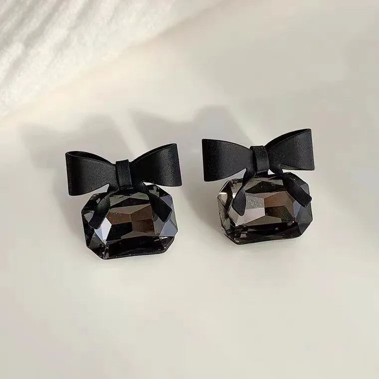 GT Bow Knot Black Cubic Rhinestone Earrings Exquisite Jewelry S925 Needle Crystal Stud Earrings for Women