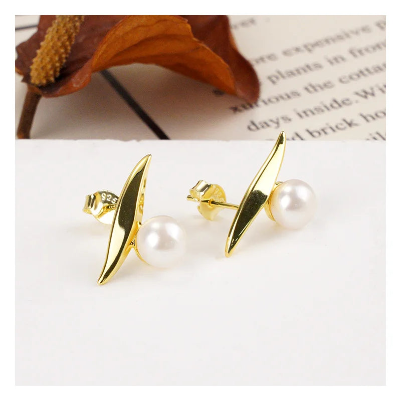Women's S925 Sterling Silver Freshwater Pearl Stud Earrings Fashionable Fine Dangle Earrings for Female