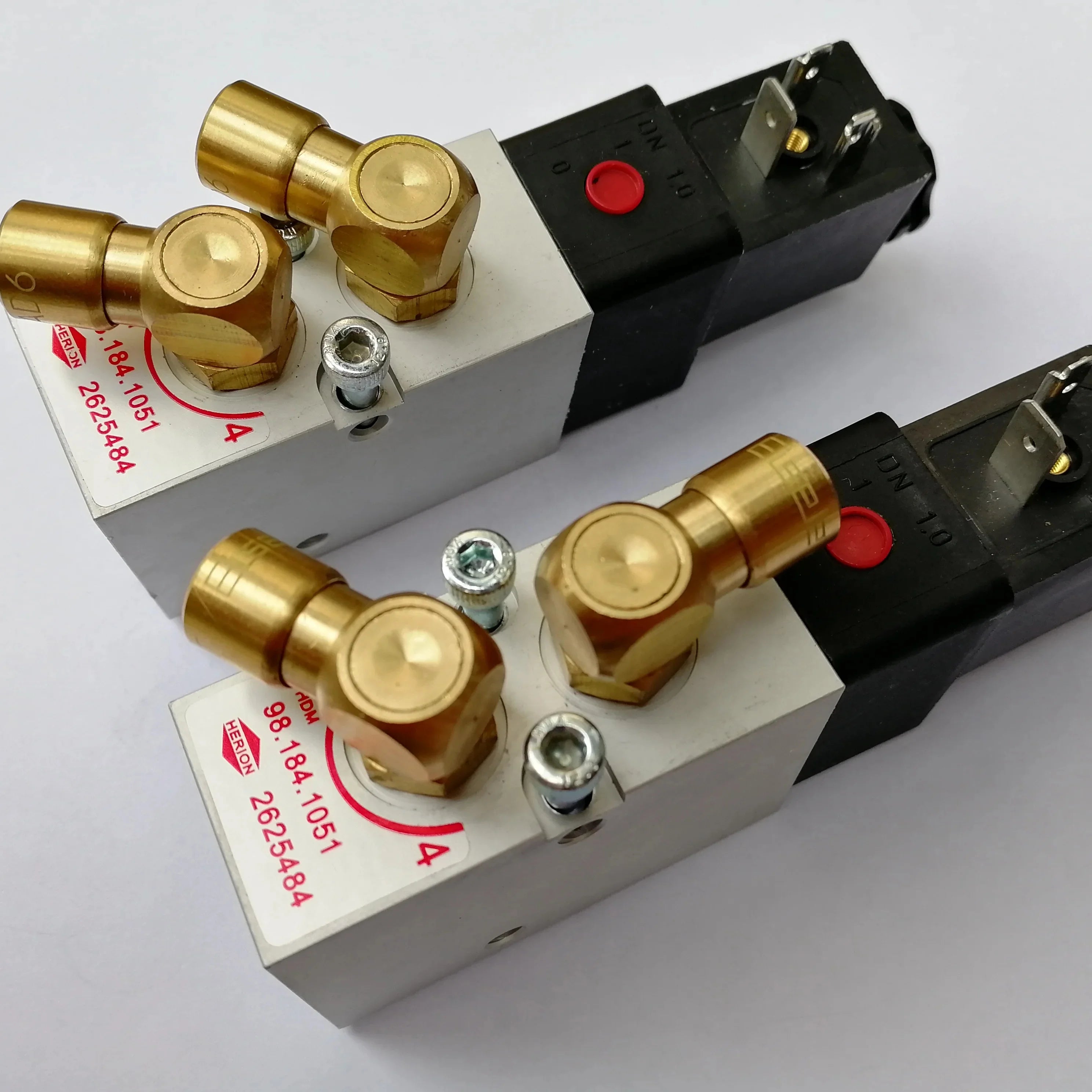 New 61.184.1311 98.184.1051 Caiye Brand Solenoid Valve SM52 SM74 SM102 CD102 HDB Printing Machine Parts 4/2-way Valve