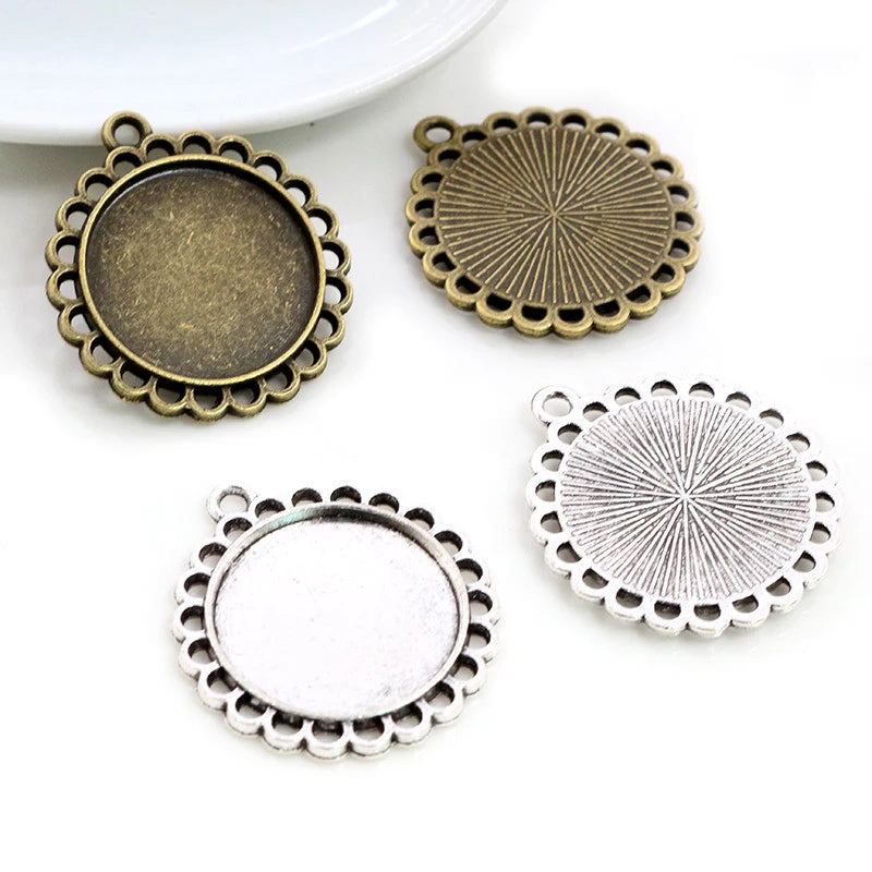 20mm Inner Size Antique Silver Plated Bronze Classic Style Cabochon Base Setting Charms Pendant Blank Bezel Trays