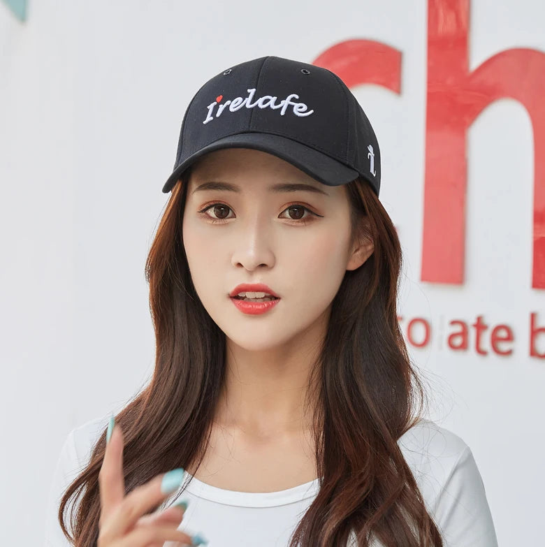 OEM Customizable 100% Cotton Women's Outdoor Sports Gorra Hat 3D Embroidered Logo Adjustable 6 Panel Curved Brim Dot Golf Oxford
