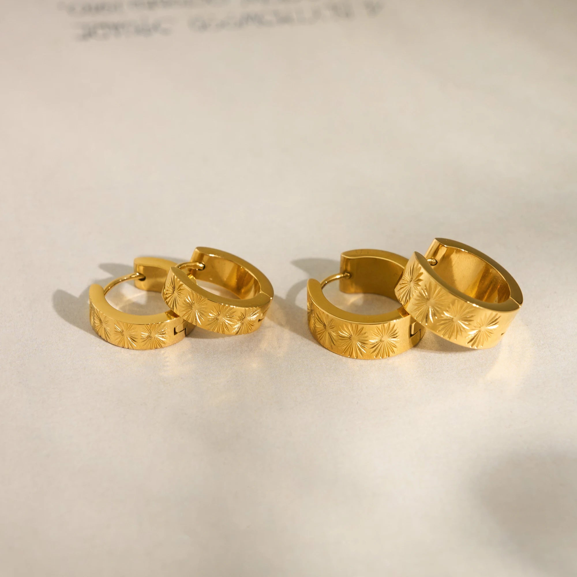 NEW PUNK SUN EMBOSS DAINTY C HOOP GEAR EARRINGS Dazan New Ins Trendy 18k Pvd Gold Plated Stainless Steel VALENTINES DAY JEWELRY