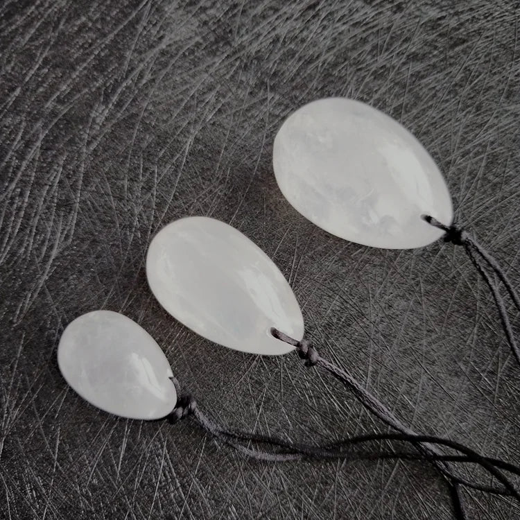 Huiying Natural Clear Quartz Stone Hand Polished Yoni Massage Egg for Sale Jade Eggs