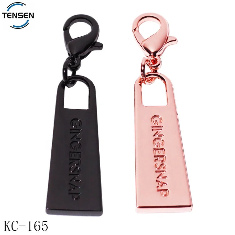 Professional Made Garment Metal Gold Logo Label Keychains Handbags Accessory Brand Clasps Hang Tags for Souvenir Gift