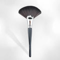 Professional Ultra Soft Synthetic Fiber Large Loose Fan Brush Factory Direct Custom Logo Portable Makeup Tool
