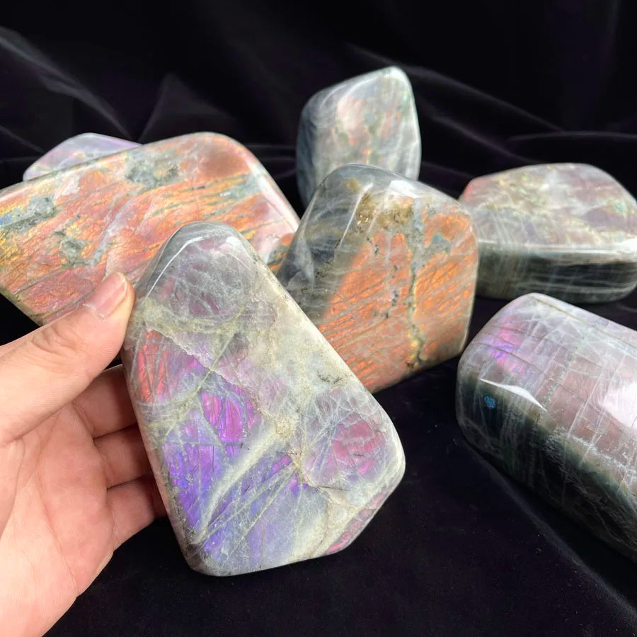 Wholesale Bulk Purple Labradorite Palm Stone Blue Labradorite Freeform for Meditation Decoration