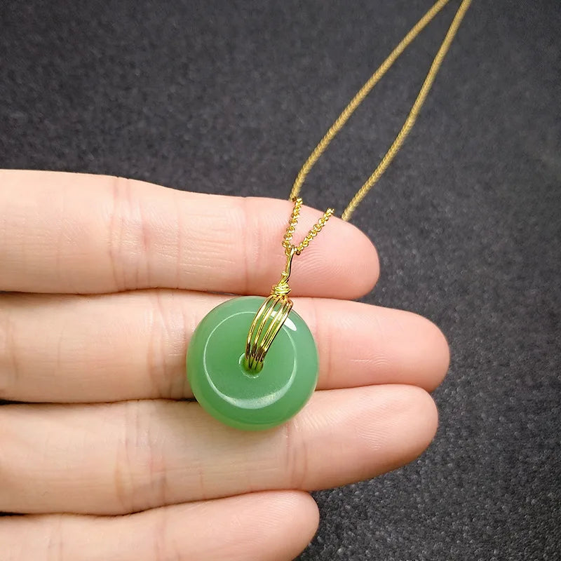 Trendy 24k Gold Plated Green Jade Pendant Necklace Round Jade Necklace for Mother Father 2023 Hot Sale