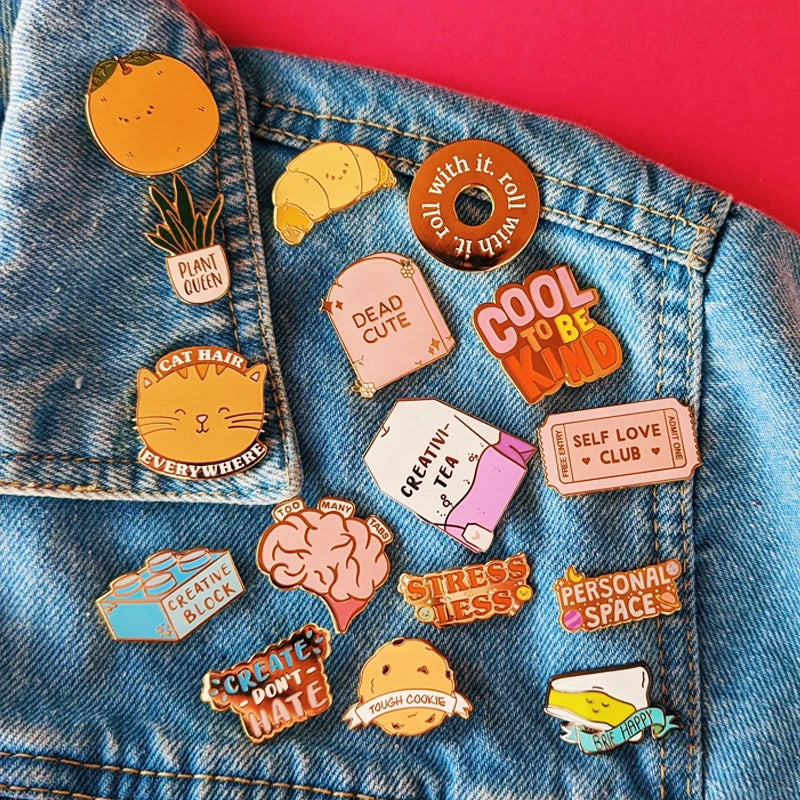 Custom Metal Enamel Lapel Pins Die Cut Badge with Cartoon Logo for Anime Hat Clothing Accessories