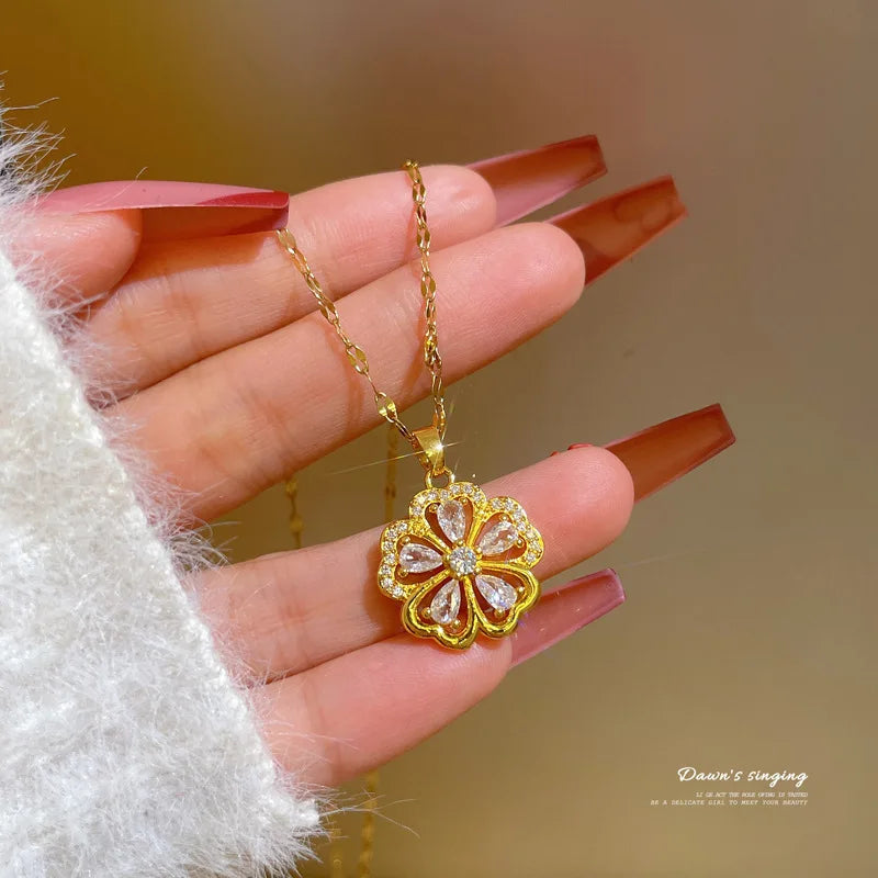 Shining Full Diamonds Flower Pendant Clavicle Chain Women's Luxury Heart-shaped Flower Rhinestone Necklace Wedding Jewelry