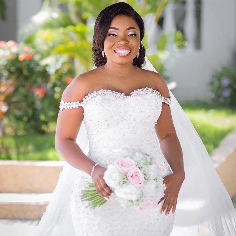 African Luxury Appliques Pearls Wedding Gowns Plus Size Black  Long Tail Mermaid Wedding Dress Without Sleeve MWA522