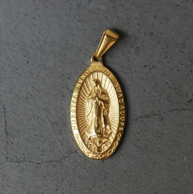 Hiphop 31mm Virgin Mary Pendants Stainless Steel 18k Gold Mary Portrait Pendant Religious Medal Charm Oval Coin Pendant Women