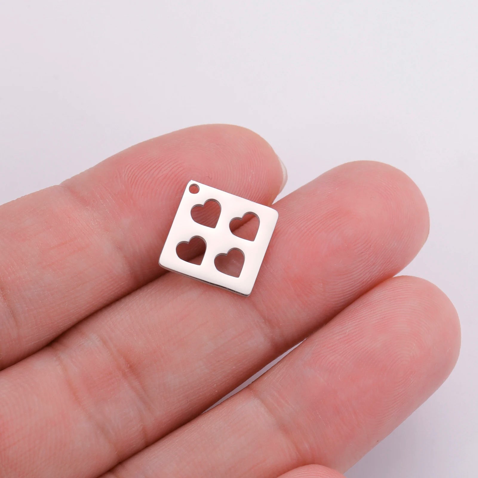 Hollow Out Stainless Steel Heart Mini Charm  Gold Plated Square Pendant Heart Shape Accessories for Jewelry Necklace Bracelet