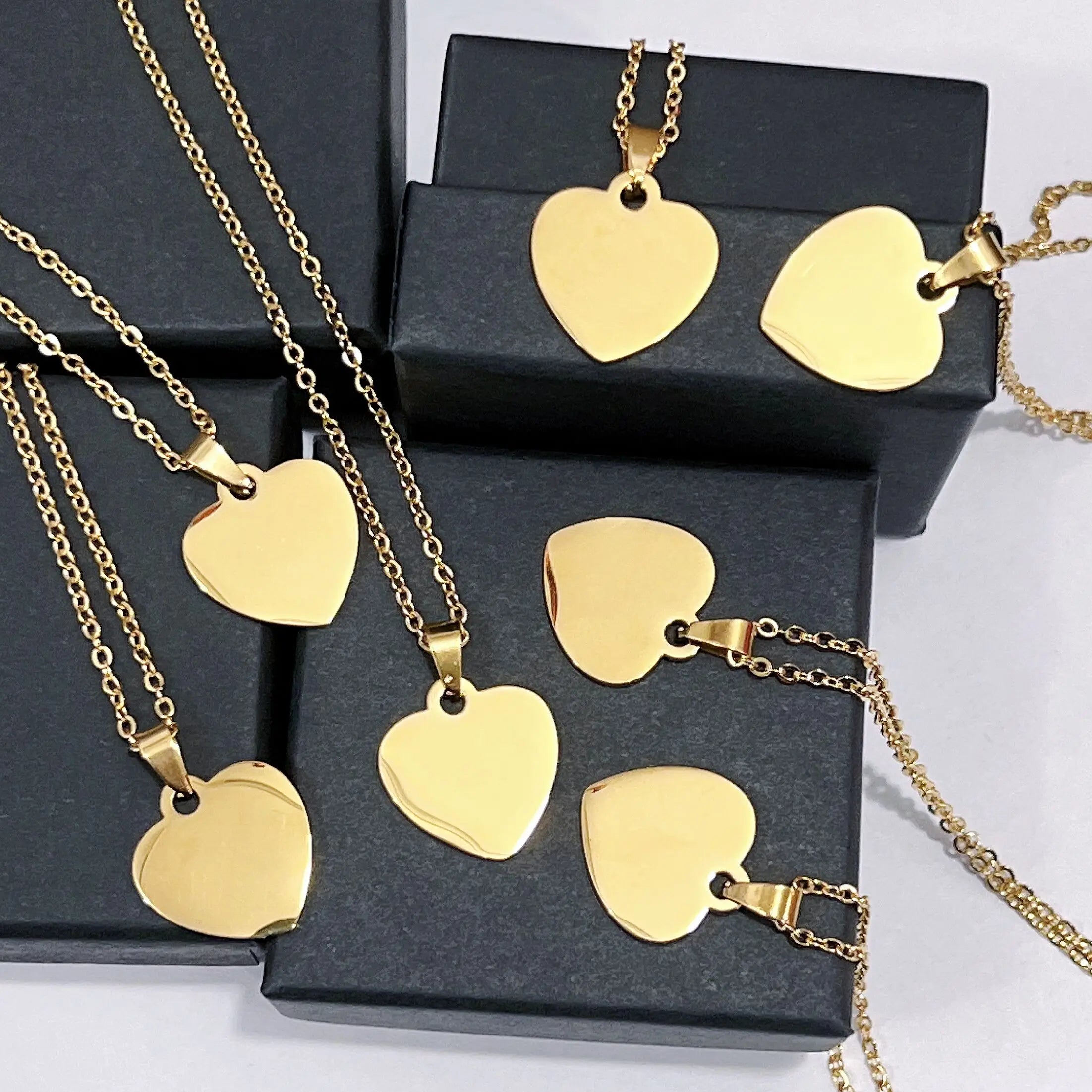 Hot Women Accessories Jewelry Elegant Love Heart Necklace Stainless Steel Custom Logo Heart Pendant Necklace for Gifts