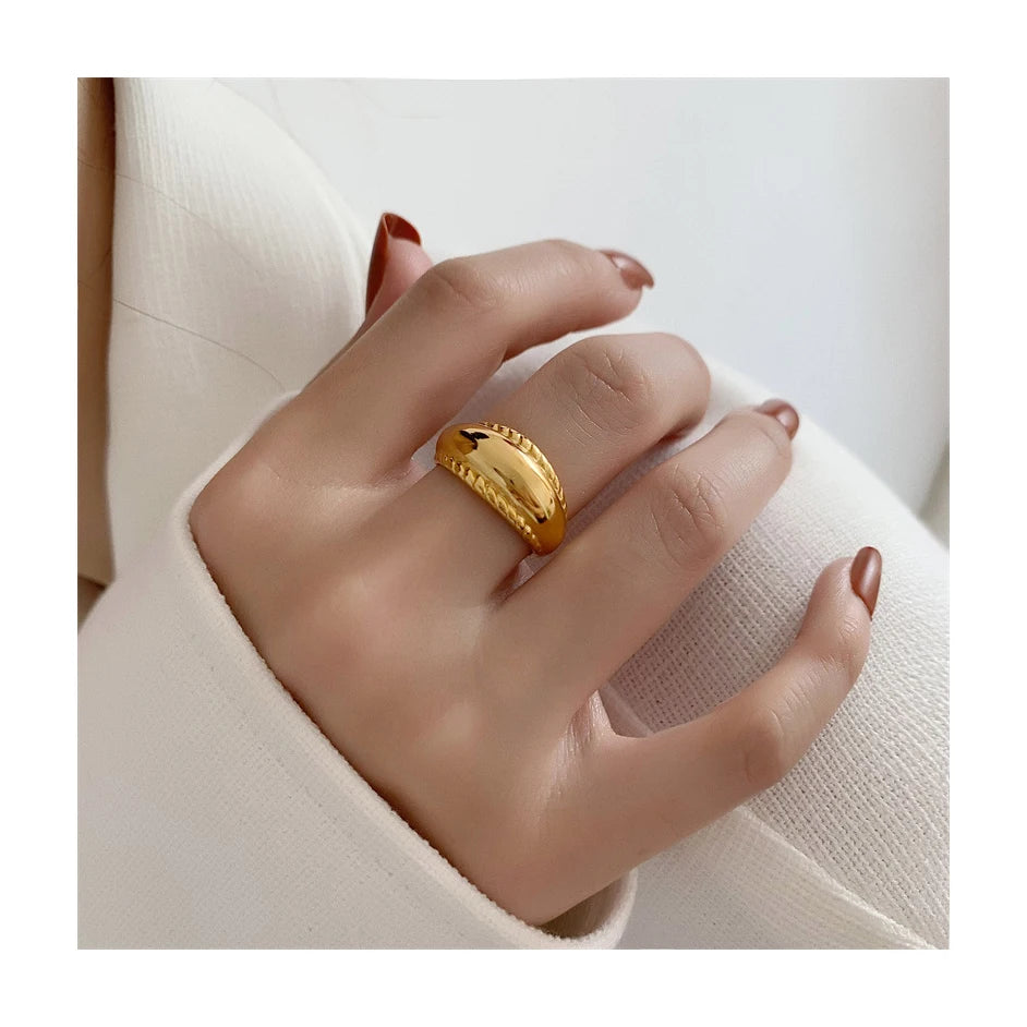 ERESI New Waterproof 18K Gold Plated Stainless Steel Wedding Rings Jewelry Women Gift Curved Sweet Chunky Twist Rings for Women