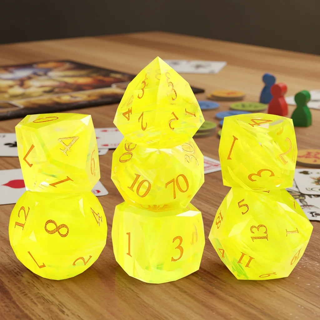 Custom Font Logo D6 D20 7PCS Polyhedral High-End Exquisite Handmade Gem Dice Set Luxury Yellow Dungeons Dragons RPG