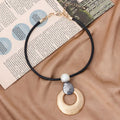 Fashion PU Leather White Pearl Scratched Circle Pendant Collier Girlfriend Gift for Women