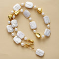 Gold-Plated Brass Butterfly Rhinestone Baroque Pearl Choker Necklace Classic Link Chain Wedding Party Jewelry for Anniversaries