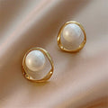 Factory Wholesale Korean Fashion Big Pearl Stud Earring 925 Silver Needles Bridal Wedding Luxury Half Pearl Earrings