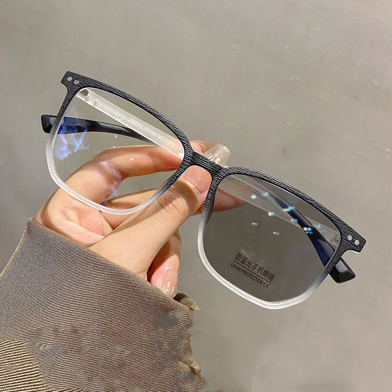 2024 Color Changing Myopia Glasses Fashion Men and Women ultra Light Glasses Retro Anti Blue Light Reading Glasses Wholesale