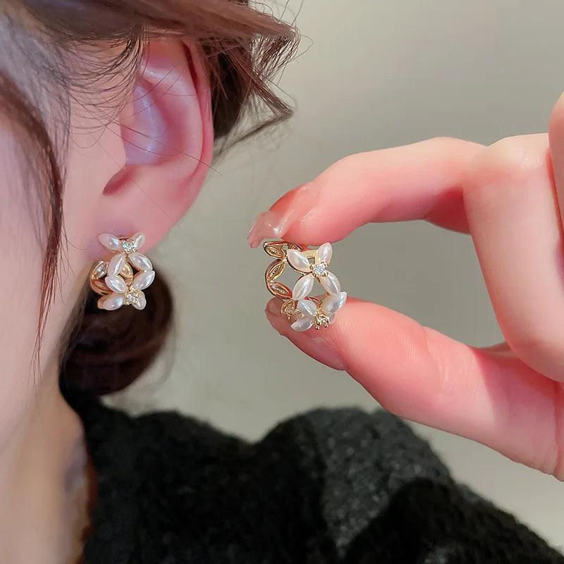 18K Gold Electroplated Zircon Pearl Flower Ear Buckle French Light LuxuryEarring Exaggerated Earrings Full Pearl Stud Earrings