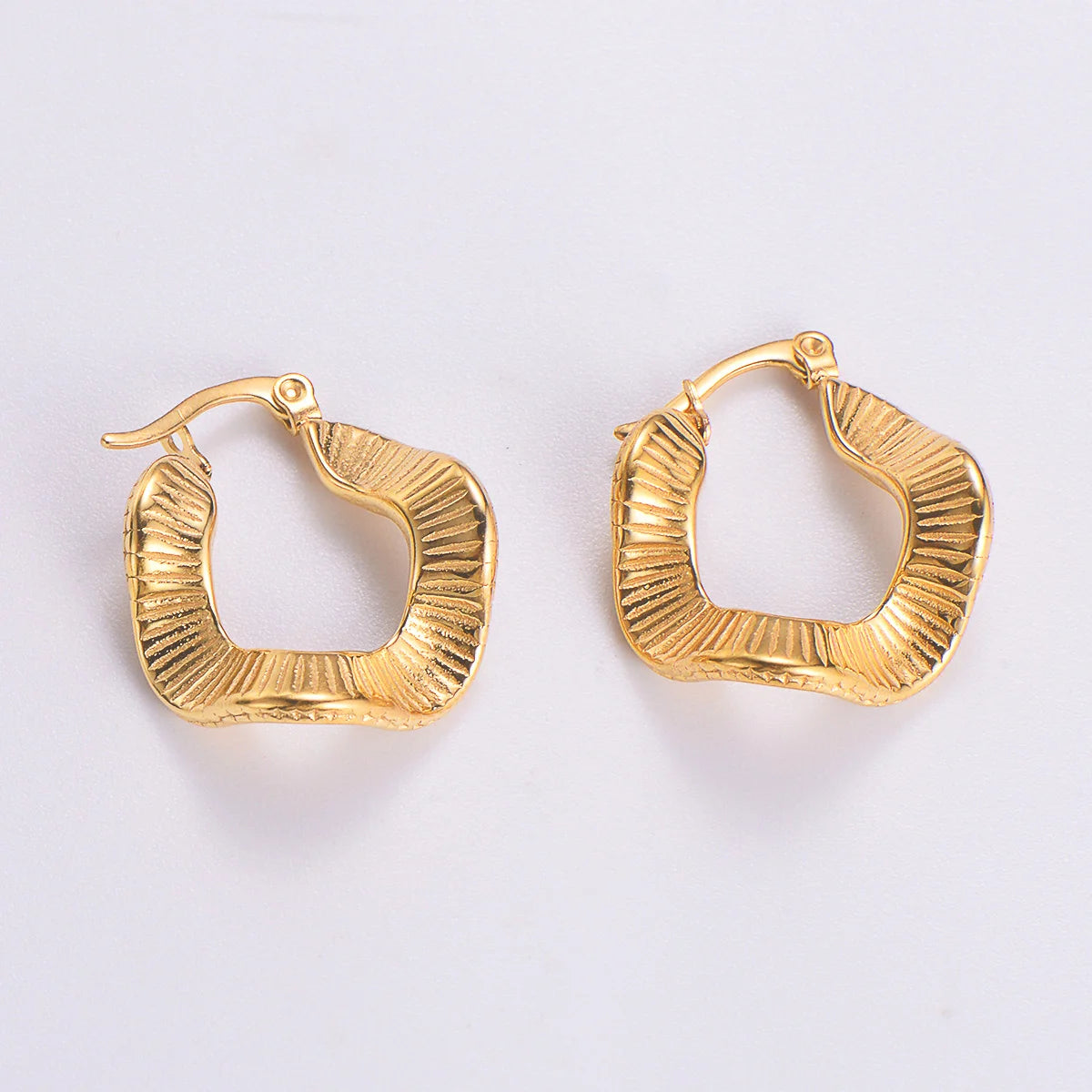 18K Gold Plated C-Shaped Twisted Hoop Earrings Trendy Stainless Steel Pendientes De Acero Inoxidable Moda