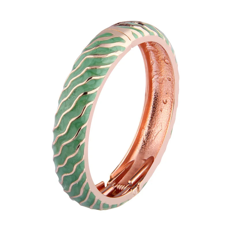 Daili Green Enamel Wave Chunky Bracelets Women's Fashion Accessory with Engraved Bangle