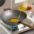 Lightweight Cast Iron Non-Stick Wok Chinese Style Pattern Glass Lid Wooden Handle Kitchen Cooking Gas Induction Stove Cookware