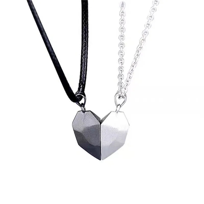 2 Pcs/Set Astronaut Heart Couple Magnetic Necklace for Women Paired Pendants Chain Choker Lover Valentine's Day Jewelry Gift